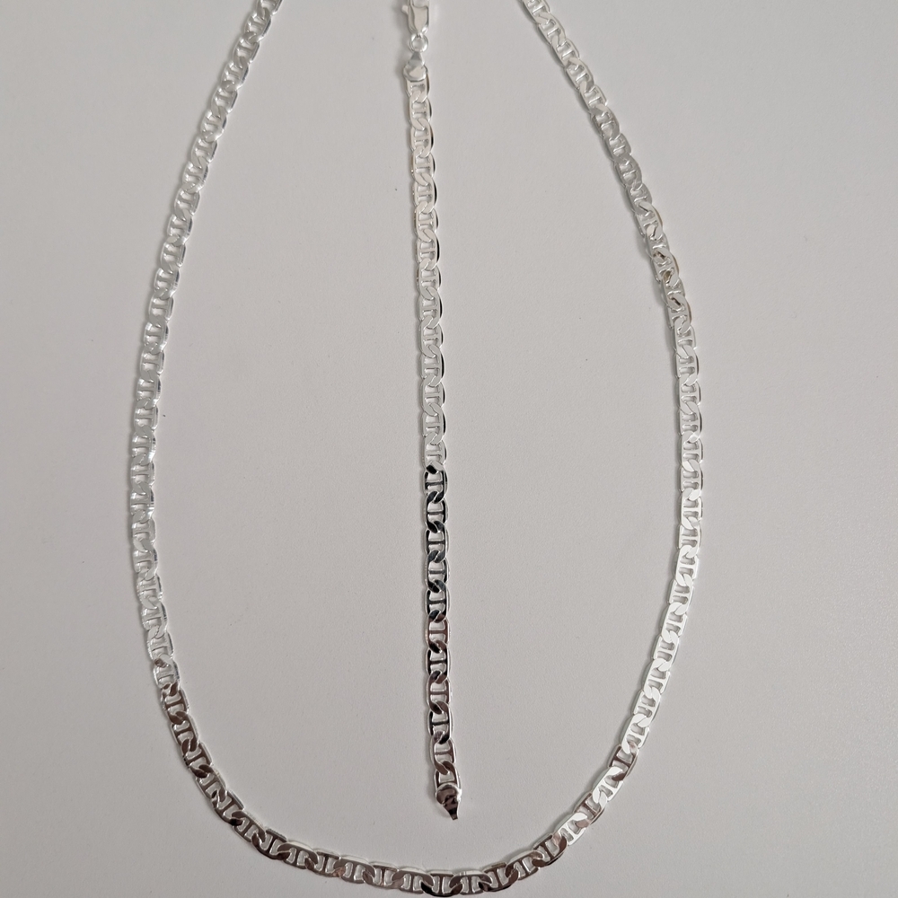 Elegant Silver Chain Necklace